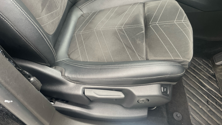 Vauxhall Grandland 1.2 Turbo Ultimate 5dr Petrol Hatchback